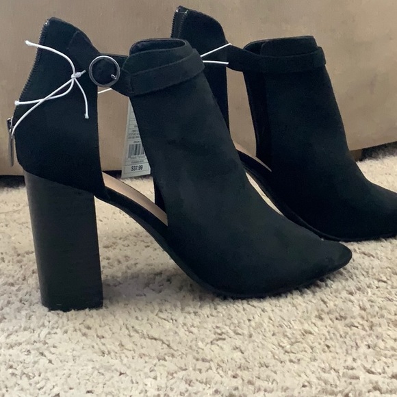 Black cut out heels booties - Picture 2 of 6